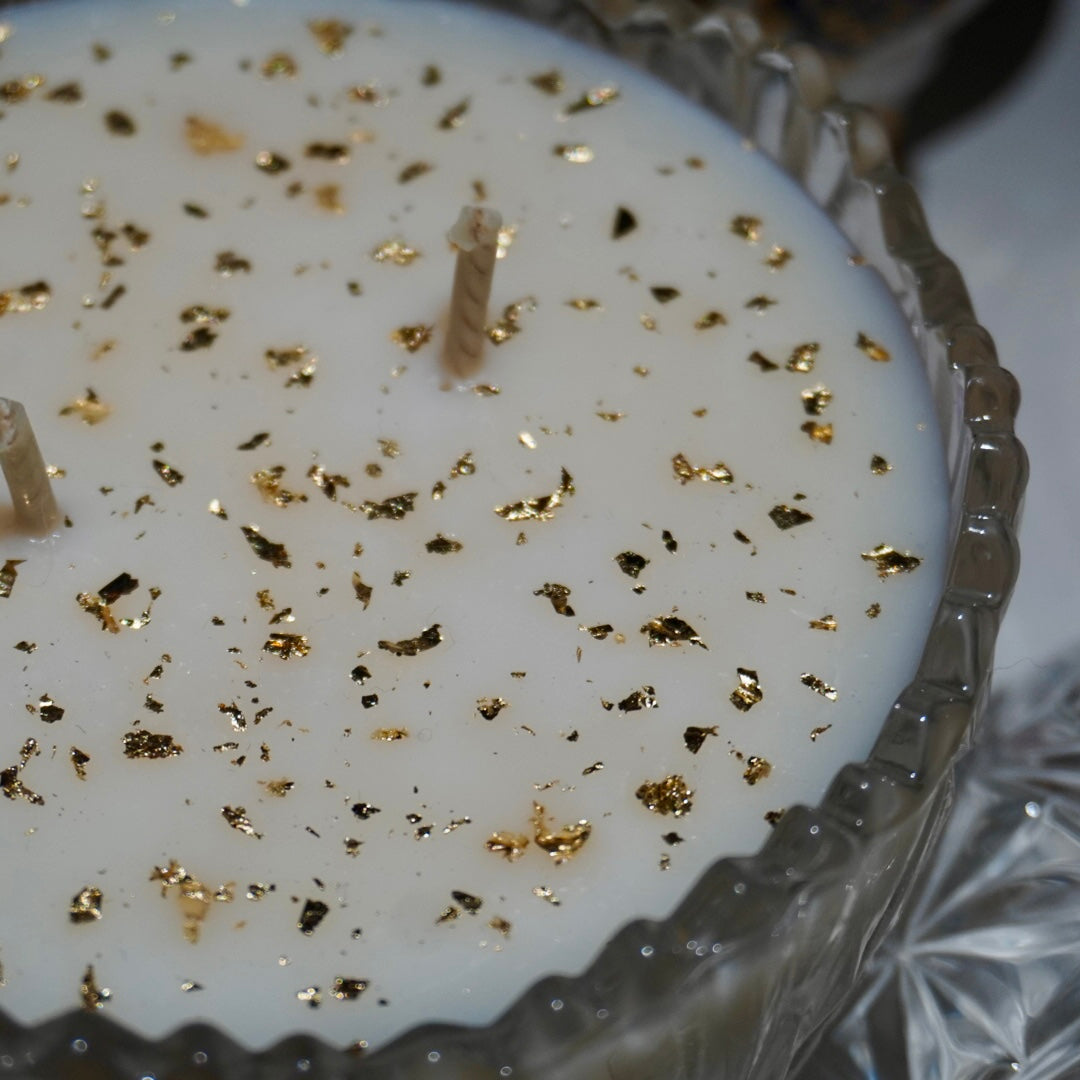 Bougie “Secret du Palais” • Bois de Oud • Bougie artisanale luxueuse • Feuilles d’or • Cadeau parfumé